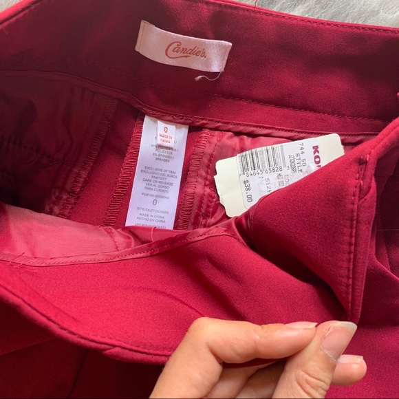 Red shorts - Picture 4 of 6